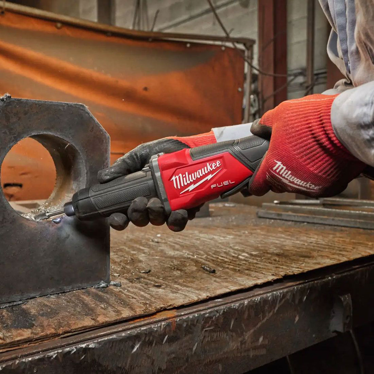 Milwaukee M18FDGROVPDB-0X M18 FUEL 18V Brushless Braking Die Grinder with 1 x 5.0Ah Battery Charger & Case