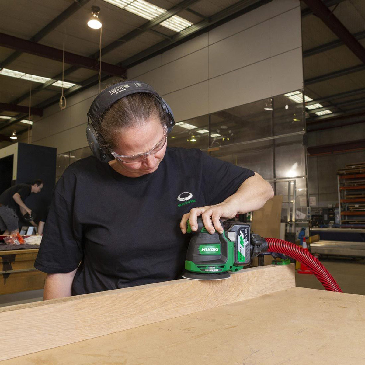 Hikoki SV1813DAJ2Z 18V Brushless 125mm Random Orbit Sander with 1 x 2.5Ah/5.0Ah Battery & Charger