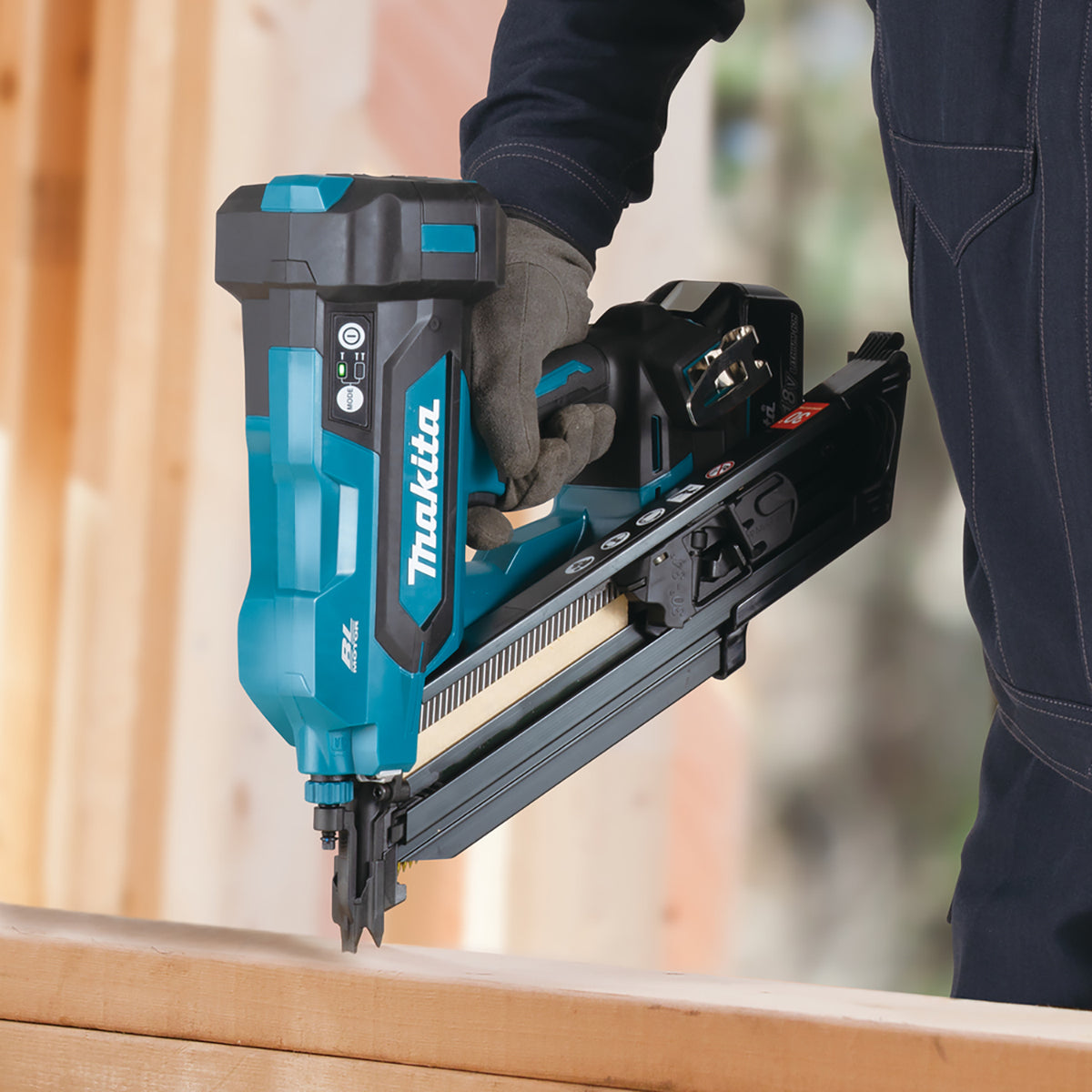 Makita DBN900ZK 18V LXT Brushless Framing Nailer With 1 x 5.0Ah Battery, Charger & Carrying Case
