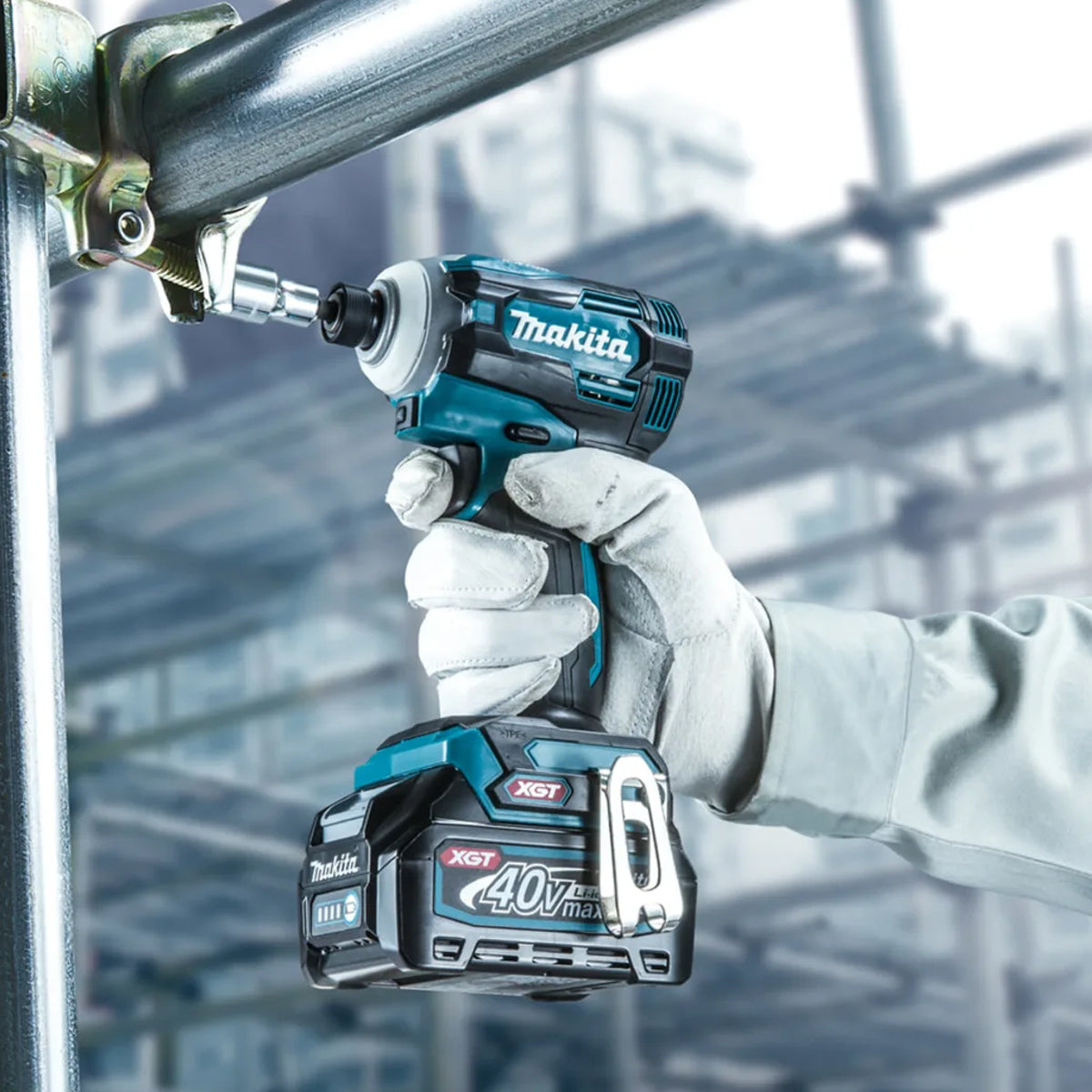Makita TD001GD201 40V XGT Brushless Impact Driver with 2 x 2.5Ah Batteries, Charger & Case