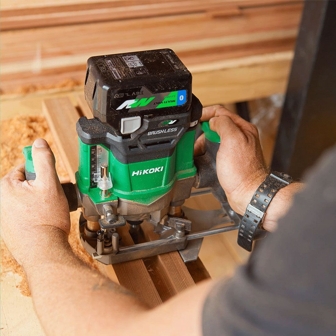 Hikoki M3612DAJ2Z 36V Brushless 1/2" Plunge Router with 12 Piece Cutter Set