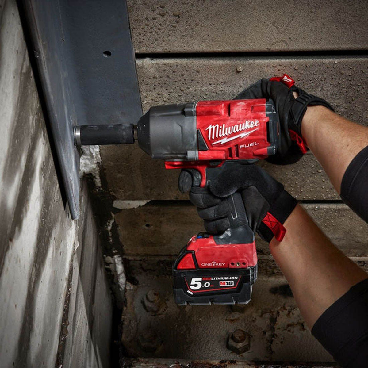 Milwaukee M18ONEPP2Q-502B 18V Fuel ONE-KEY Brushless Impact Wrench & Grease Gun with 2 x 5.0Ah Batteries Charger & Bag 4933480467