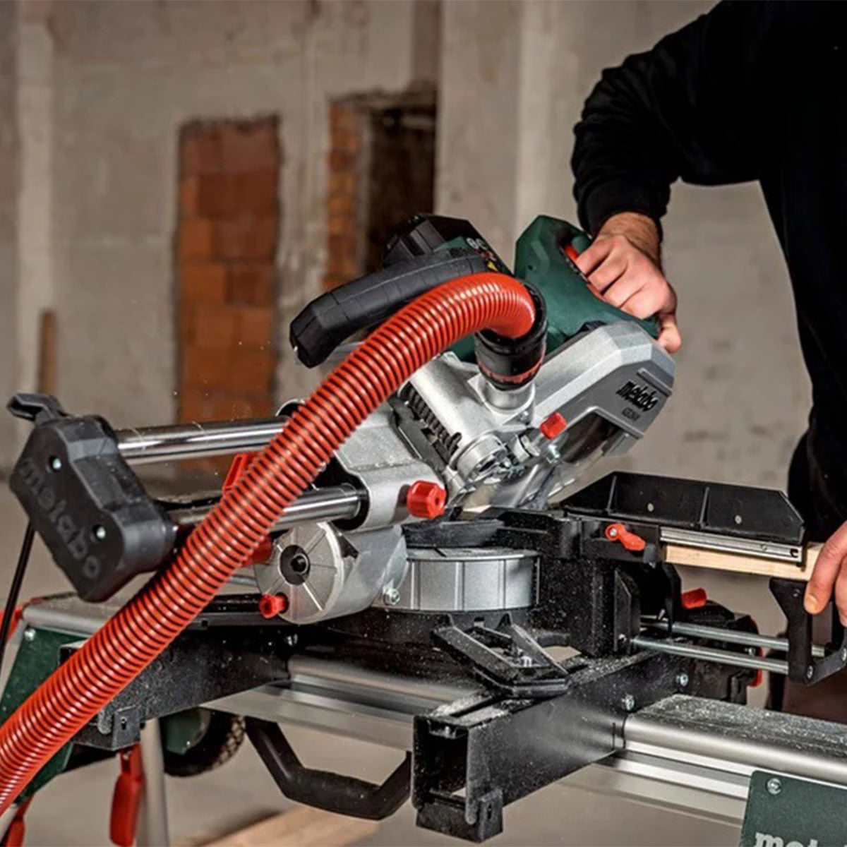 Metabo KGS 216 M 216mm Single Bevel Sliding Mitre Saw 240V/1500W 613216380 with KSU 251 Stand