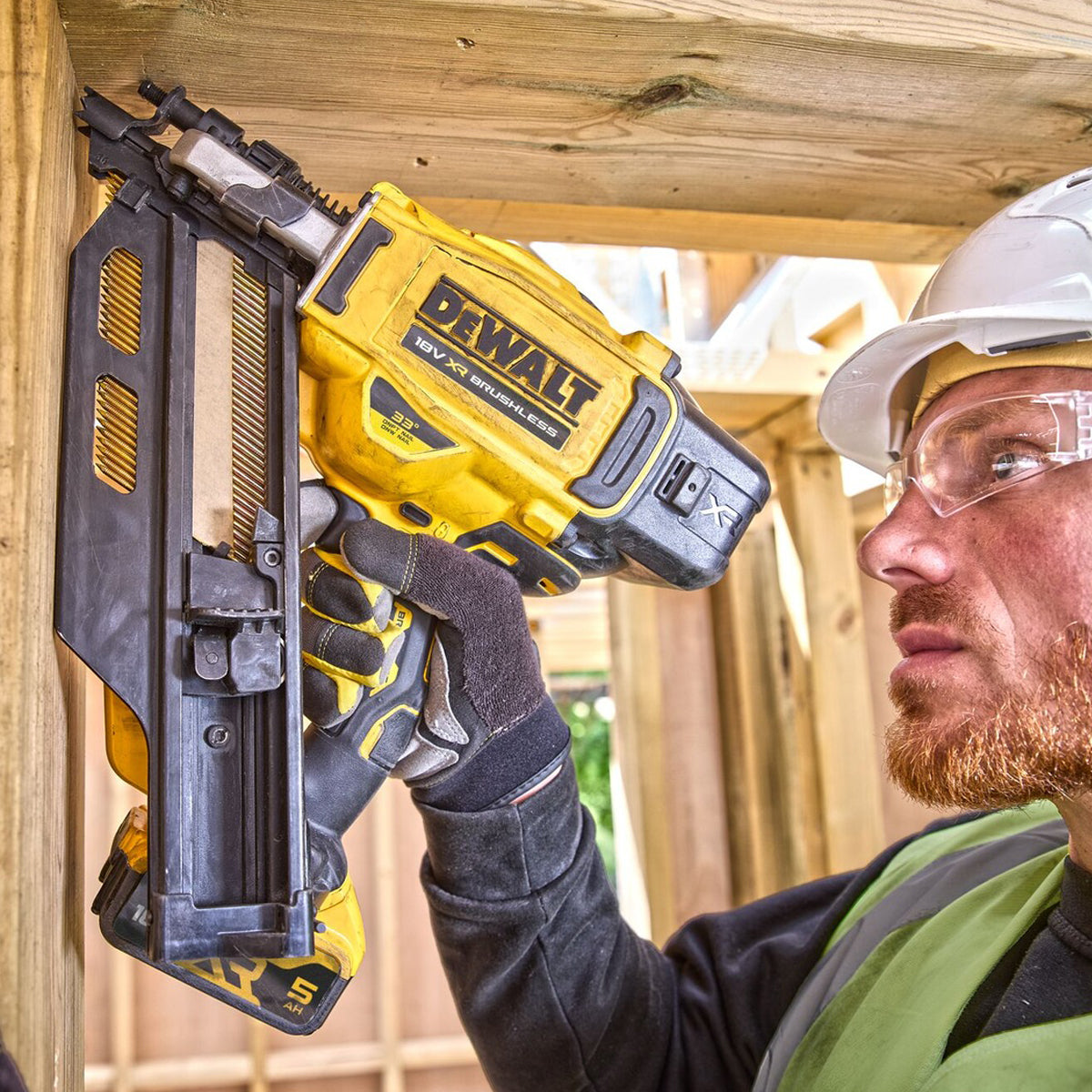 Dewalt DCN930 18V Brushless 90mm First Fix Framing Nailer with 1 x 4.0Ah Battery & Charger