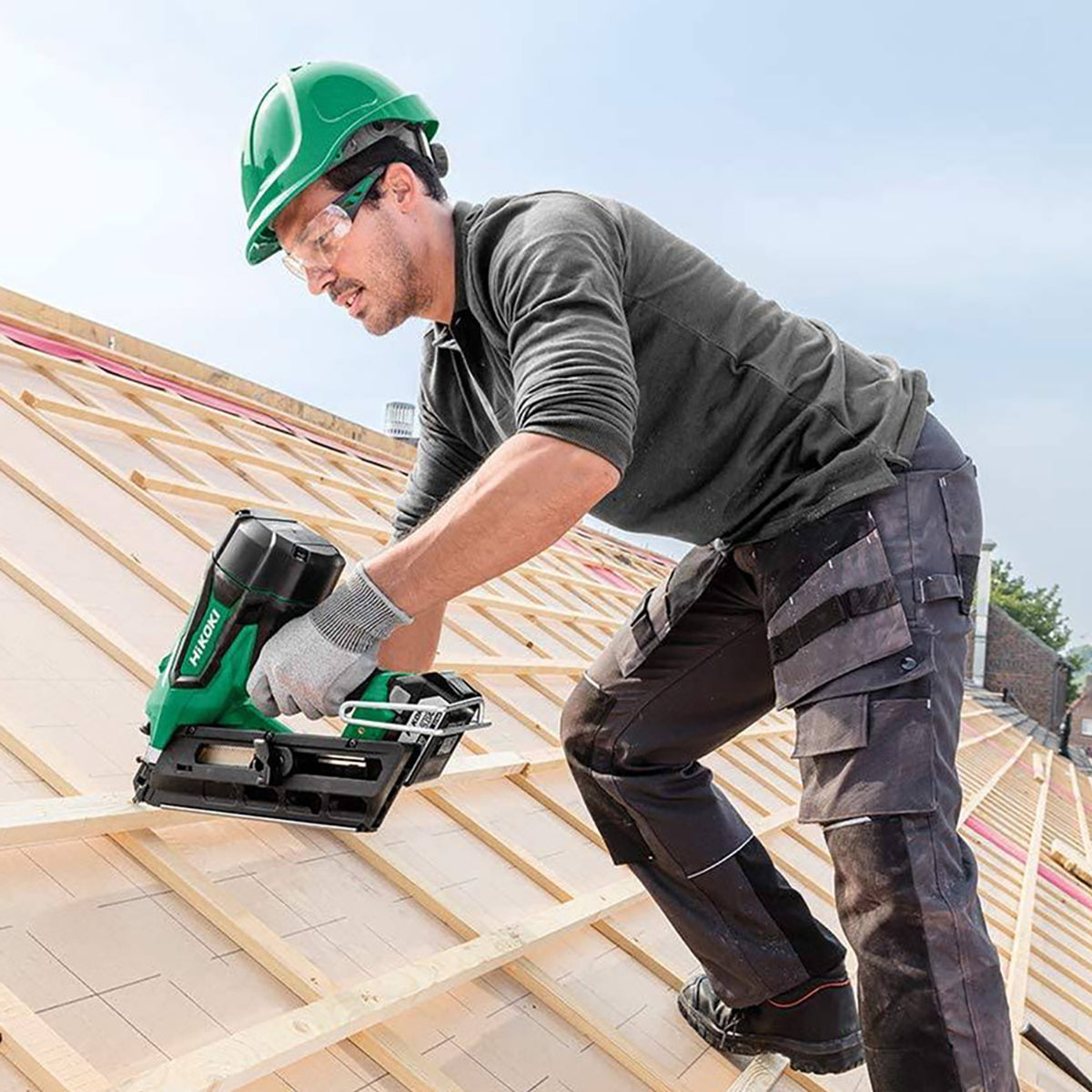 Hikoki NR1890DCJPZ 18V Brushless First Fix Framing Nailer with 2 x 5.0Ah Battery Charger & 64mm Nails Pack of 3300