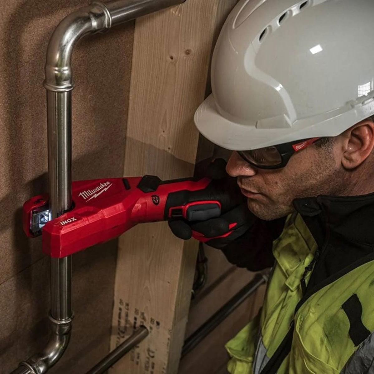 Milwaukee M12 PCSS-0 12V 12-28mm Pipe Cutter with 1 x 2.0Ah Battery Charger & Bag