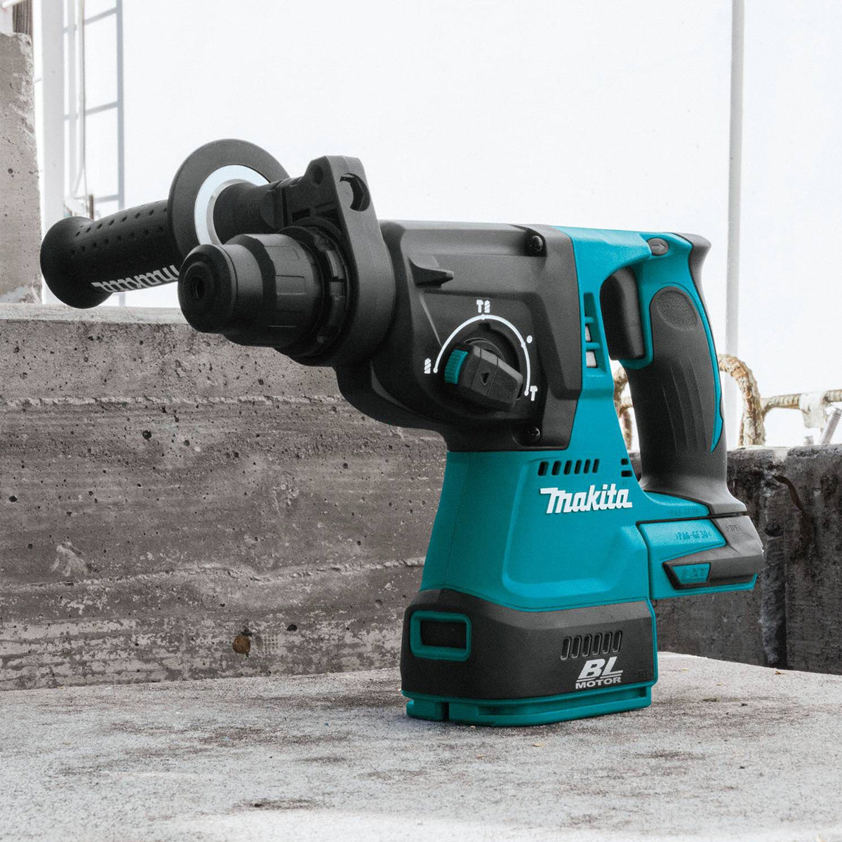 Makita 18V Brushless 4 Piece Tool Kit with 3 x 5.0Ah Batteries Charger & Bag