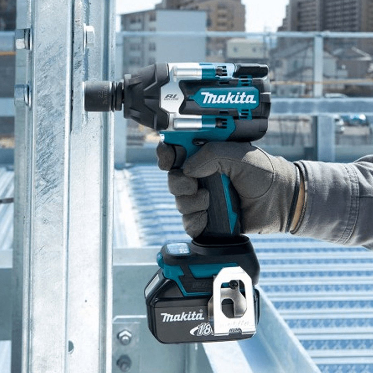 Makita DTW700RT 18V LXT Brushless Impact Wrench With 1 x 5.0Ah Battery, Charger In Case