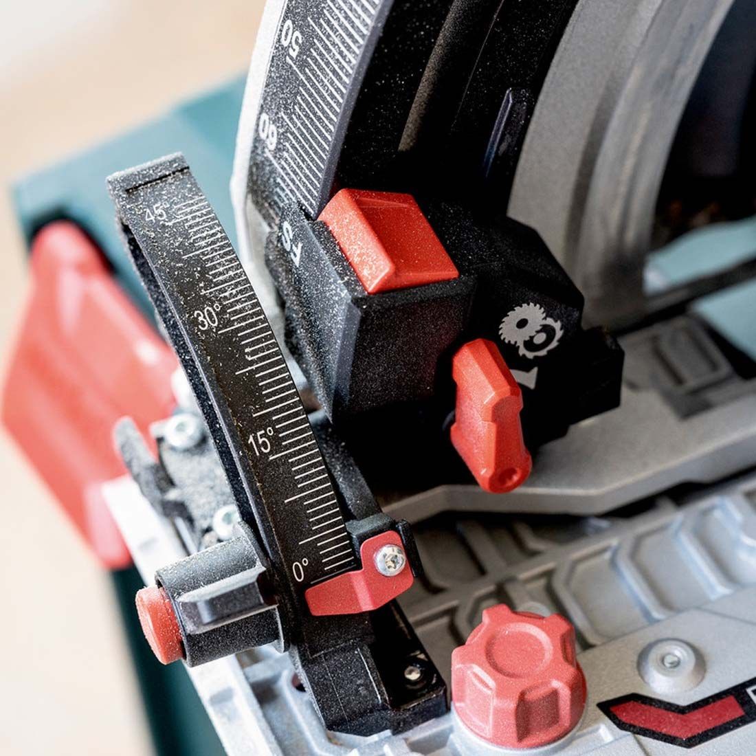Metabo KT 18 LTX 66 BL 18V Brushless Plunge Saw with 2 x 5.2Ah Battery Charger & 1600mm Guide Rail Kit