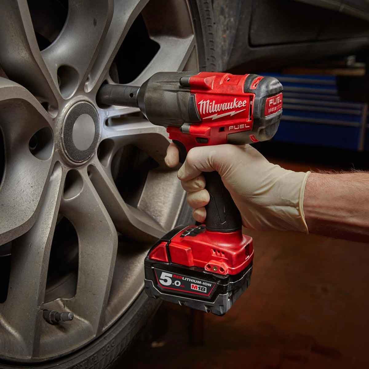 Milwaukee M18FMTIW2F12-0X 18V Brushless 1/2" Impact Wrench with 1 x 5.5Ah Battery Charger & Case
