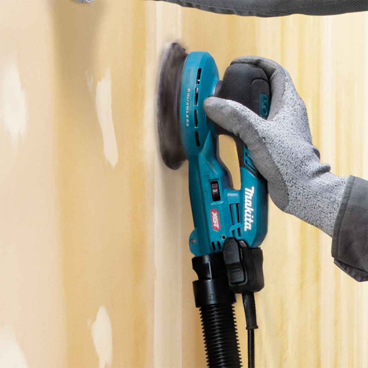 Makita BO002CGZ 40V XGT 150mm Brushless Random Orbit Sander with 1 x 2.5Ah Battery Charger & Bag