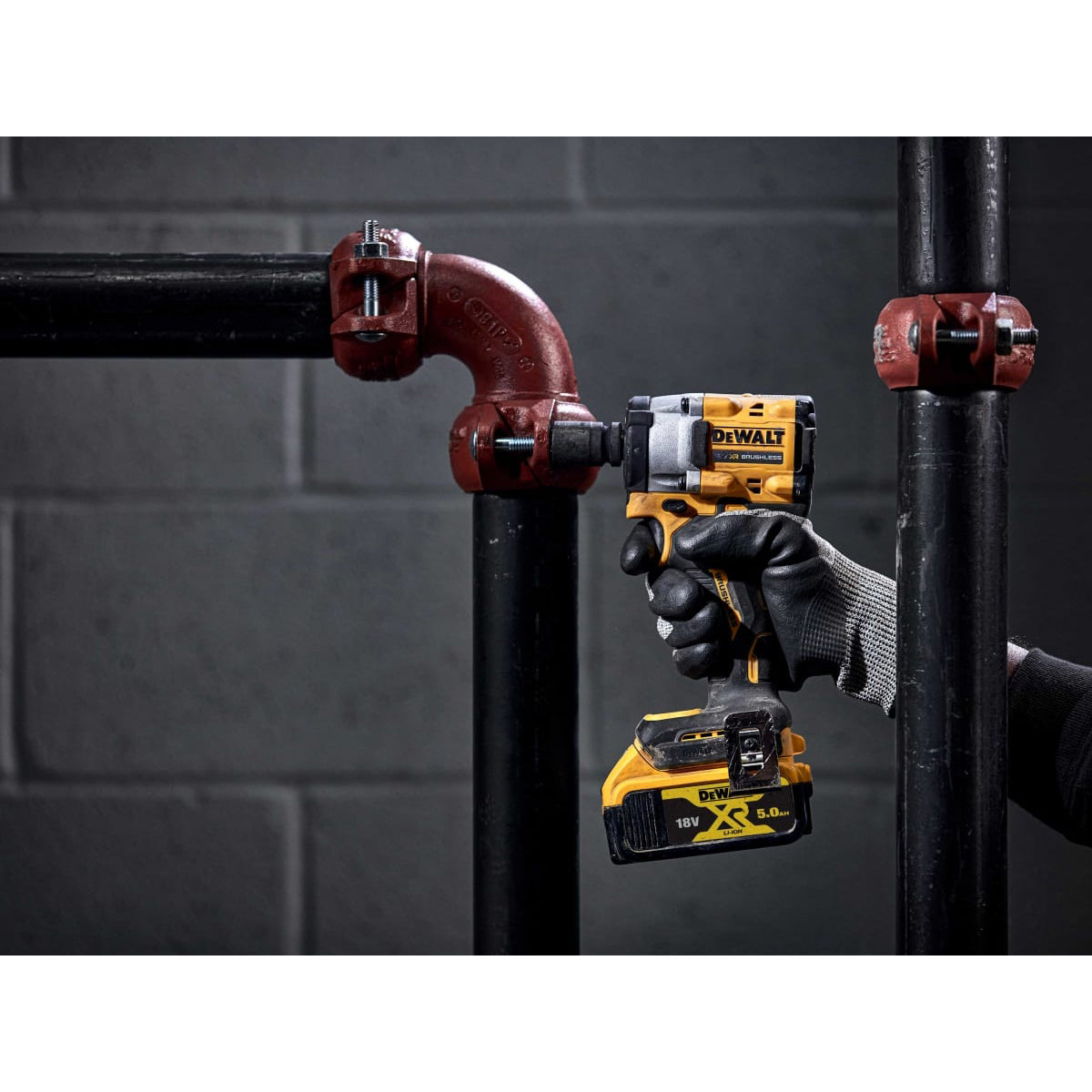 Dewalt DCF922P2T 18V XR Brushless 1/2" Impact Wrench With 2 x 5.0Ah Batteries Charger & Kitbox