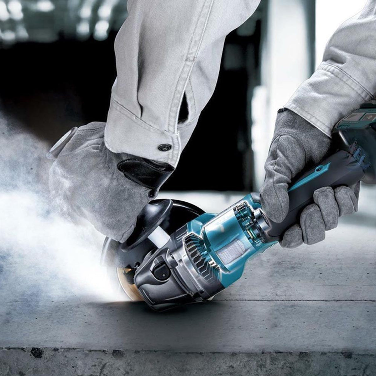 Makita GA022GD201 40V XGT Brushless 115mm Angle Grinder with 2 x 2.5Ah Battery, Charger & Case